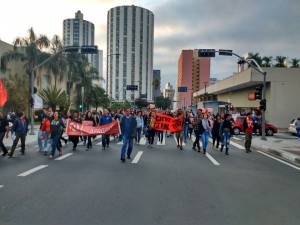 Passeata dos estudantes e professores