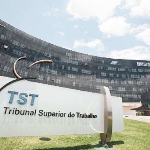 Centrais pedem que TST suspenda sessão que vai rever regras trabalhistas