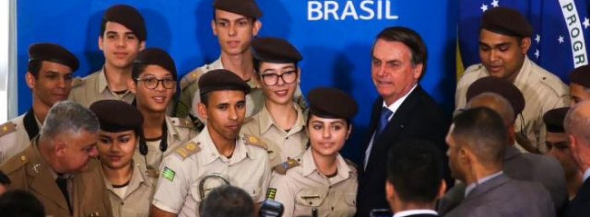 Manifesto em repúdio à instalação de escolas cívico-militares