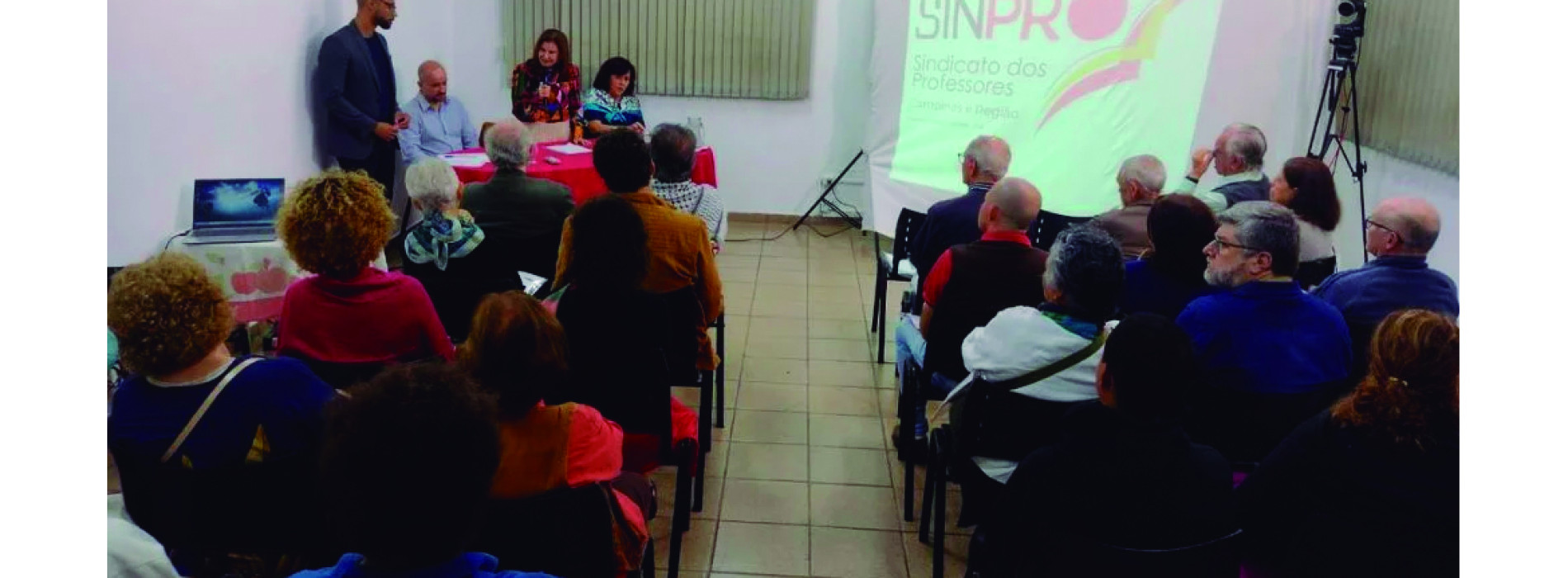 Encontro no Sinpro Campinas aprofunda debate sobre instituições católicas